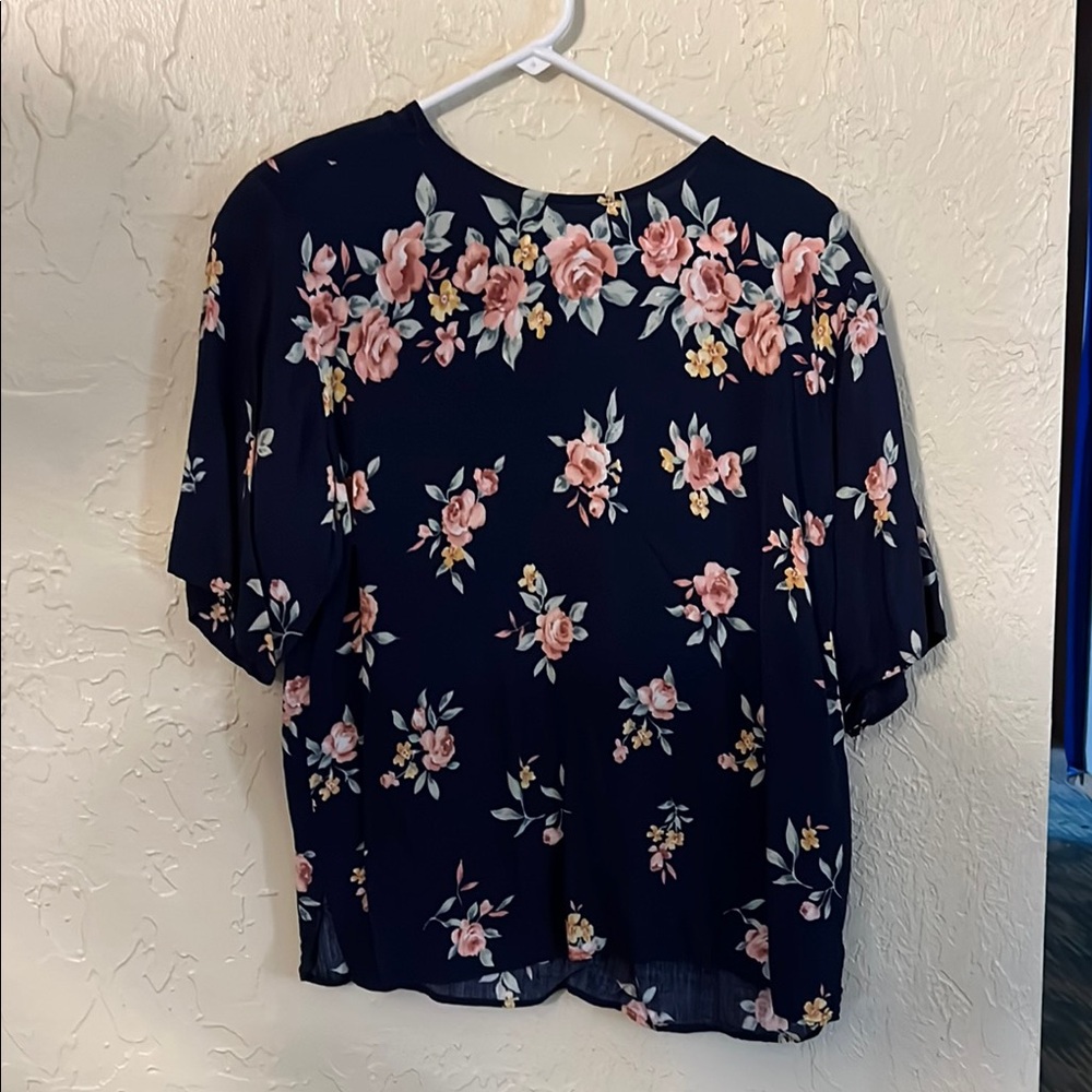 Ventaige Boxy Short Sleeve Blouse in Blue and Black
